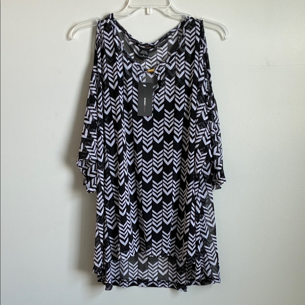 Robert Louis Black and White Chevron Blouse